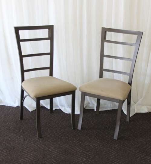A stunning "All-Weather" patio table with bevelled glass top & 6x chairs with upholstered seats RS17