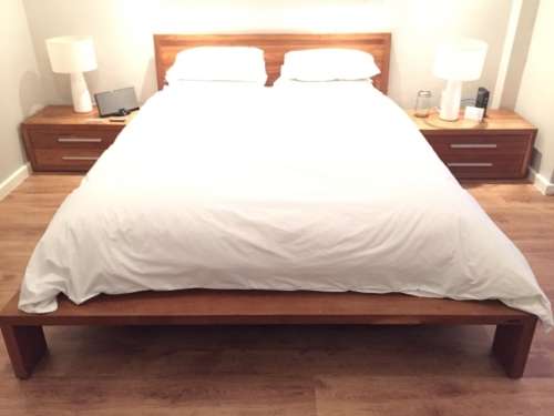 AN INCREDIBLE ORIGINAL WEYLANDTS TEAK BEDROOM SUITE INCLUDING PEDESTALS AND MATTRESS