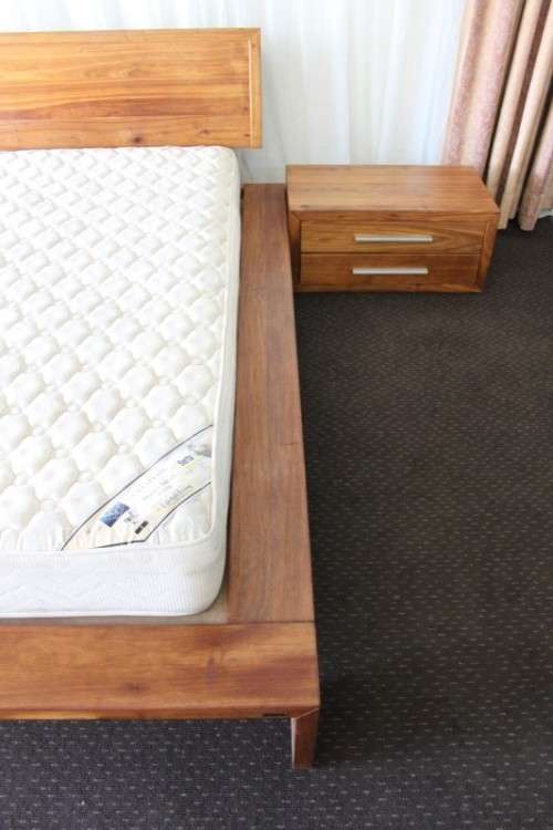 AN INCREDIBLE ORIGINAL WEYLANDTS TEAK BEDROOM SUITE INCLUDING PEDESTALS AND MATTRESS