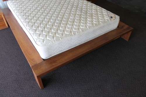 AN INCREDIBLE ORIGINAL WEYLANDTS TEAK BEDROOM SUITE INCLUDING PEDESTALS AND MATTRESS