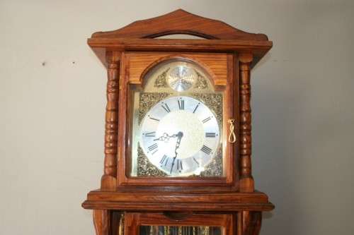 A MAGNIFICENT VINTAGE GERMAN MADE "TEMPUS FUGIT" GRANDFATHER CLOCK WITH A WESTMINSTER CHIME