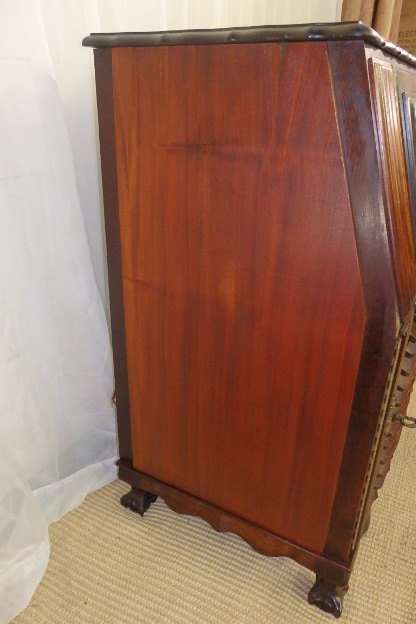 AN EXQUISITE VINTAGE SOLID IMBUIA BALL & CLAW RADIOGRAM CABINET!! FABULOUS ON DISPLAY!!