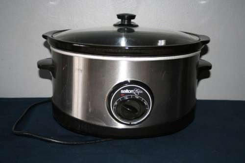 AN AWESOME SALTON ELITE OVAL SHAPED SLOW COOKER IN COMPLETE WORKING CONDITION!