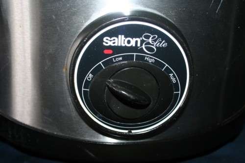 AN AWESOME SALTON ELITE OVAL SHAPED SLOW COOKER IN COMPLETE WORKING CONDITION!