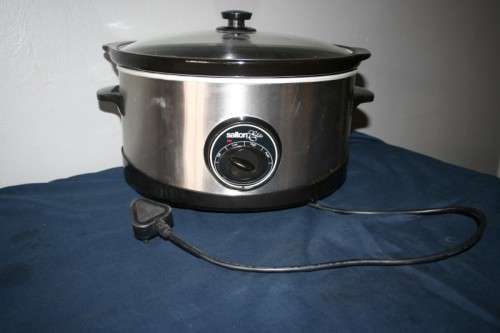 AN AWESOME SALTON ELITE OVAL SHAPED SLOW COOKER IN COMPLETE WORKING CONDITION!