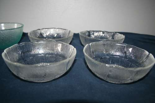 AN STUNNING COLLECTION OF 6 x ASSORTED DESSERT BOWLS. GREAT FOR ICE-CREAM, SNACKS & DIPS