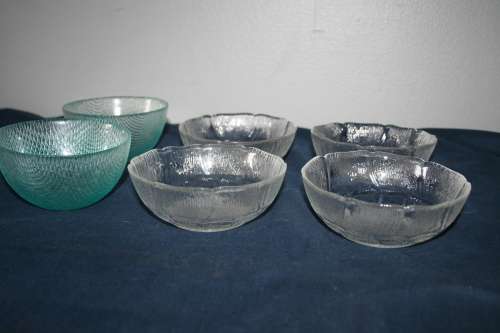 AN STUNNING COLLECTION OF 6 x ASSORTED DESSERT BOWLS. GREAT FOR ICE-CREAM, SNACKS & DIPS