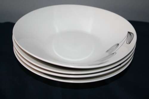 AN AWESOME COLLECTION OF ASSORTEED PORCELAIN PLATES AND BOWLS IN GREAT CONDITION