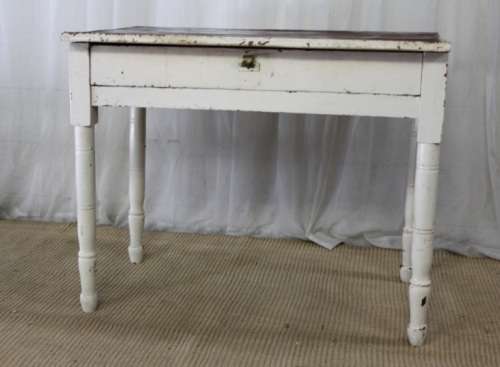 A BEAUTIFUL ANTIQUE SOLID OAK KITCHEN TABLE WITH INCREDIBLE CHARM AND CHARACTER