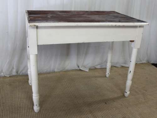 A BEAUTIFUL ANTIQUE SOLID OAK KITCHEN TABLE WITH INCREDIBLE CHARM AND CHARACTER