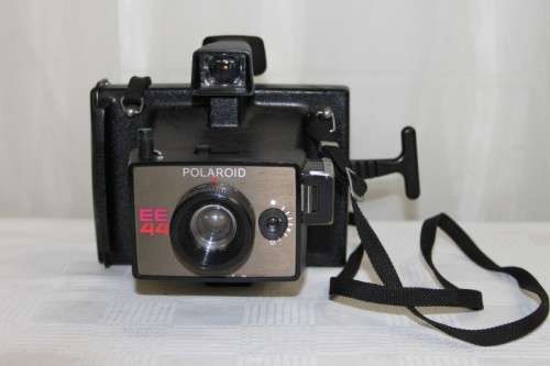 AN AWESOME VINTAGE (c1970's) POLAROID MODEL EE44 CAMERA IN GREAT CONDITION