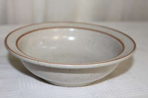 8x STUNNING SOUTH AFRICAN MADE CONTINENTAL STONEWARE DESSERT/ SOUP BOWLS IN GREAT CONDITION