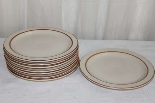 8x FABULOUS SOUTH AFRICAN MADE CONTINENTAL STONEWARE SIDE/ CAKE PLATES IN GREAT CONDITION