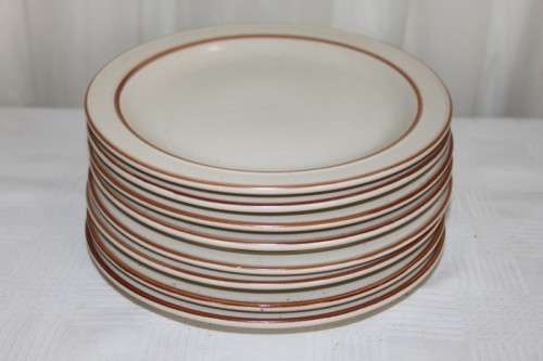 8x FABULOUS SOUTH AFRICAN MADE CONTINENTAL STONEWARE SIDE/ CAKE PLATES IN GREAT CONDITION