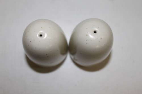A WONDERFUL SOUTH AFRICAN MADE CONTINENTAL STONEWARE SALT & PEPPER SET IN GREAT CONDITION