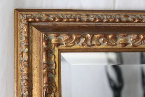 A SPECTACULAR LARGE ORNATE GOLD GILDED BEVELLED GLASS WALL MIRROR IS SUPERB CONDITION