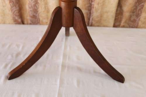 AN AWESOME AND VERY ELEGANT VINTAGE SOLID IMBUIA TRI-LEG OCCASIONAL/ COFFEE TABLE