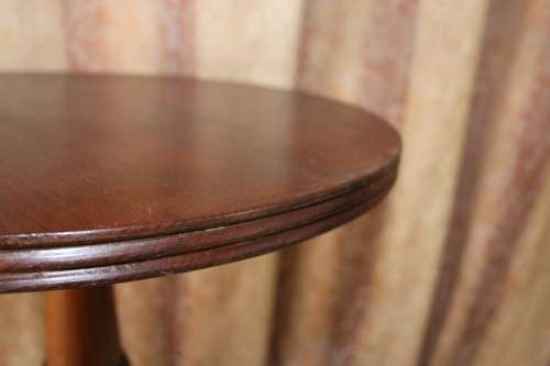 AN AWESOME AND VERY ELEGANT VINTAGE SOLID IMBUIA TRI-LEG OCCASIONAL/ COFFEE TABLE
