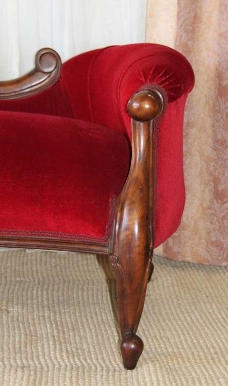 A SPECTACULAR ANTIQUE CARVED WALNUT "BAROQUE" CHAISE LONGUE IN MAGNIFICENT CONDITION! WOW!