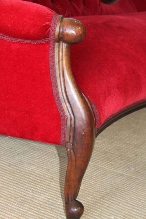 A SPECTACULAR ANTIQUE CARVED WALNUT "BAROQUE" CHAISE LONGUE IN MAGNIFICENT CONDITION! WOW!