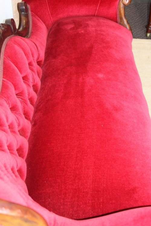 A SPECTACULAR ANTIQUE CARVED WALNUT "BAROQUE" CHAISE LONGUE IN MAGNIFICENT CONDITION! WOW!