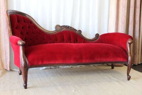 A SPECTACULAR ANTIQUE CARVED WALNUT "BAROQUE" CHAISE LONGUE IN MAGNIFICENT CONDITION! WOW!