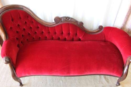 A SPECTACULAR ANTIQUE CARVED WALNUT "BAROQUE" CHAISE LONGUE IN MAGNIFICENT CONDITION! WOW!