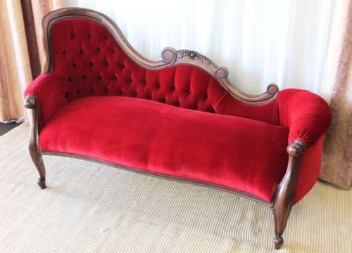 A SPECTACULAR ANTIQUE CARVED WALNUT "BAROQUE" CHAISE LONGUE IN MAGNIFICENT CONDITION! WOW!