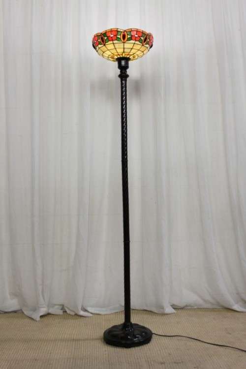 A SUPERBLY DETAILED 1.8m TALL ANTIQUE ART NOUVEAU CAST IRON FLOOR LAMP WITH A STAINED GLASS SHADE