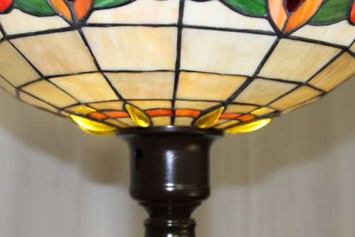 A SUPERBLY DETAILED 1.8m TALL ANTIQUE ART NOUVEAU CAST IRON FLOOR LAMP WITH A STAINED GLASS SHADE
