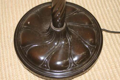 A SUPERBLY DETAILED 1.8m TALL ANTIQUE ART NOUVEAU CAST IRON FLOOR LAMP WITH A STAINED GLASS SHADE