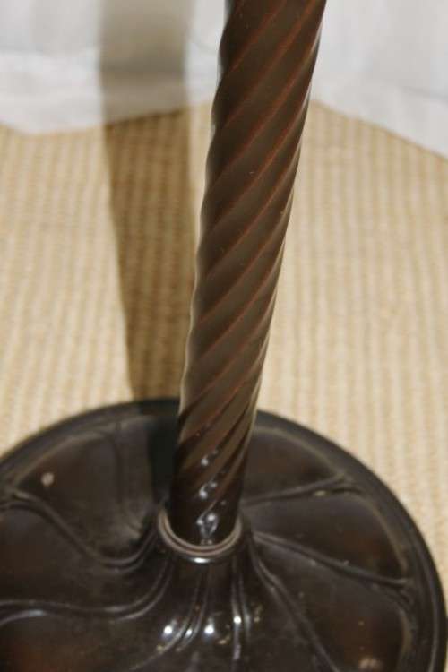 A SUPERBLY DETAILED 1.8m TALL ANTIQUE ART NOUVEAU CAST IRON FLOOR LAMP WITH A STAINED GLASS SHADE