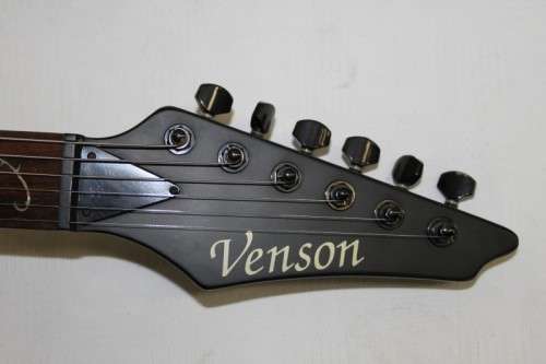 A SUPERB VENSON "CUSTOM" ELECTRIC GUITAR IN AWESOME CONDITION - JUST SERVICED AND NEW STRINGS