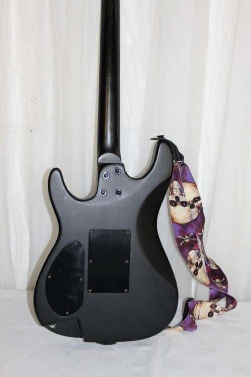 A SUPERB VENSON "CUSTOM" ELECTRIC GUITAR IN AWESOME CONDITION - JUST SERVICED AND NEW STRINGS