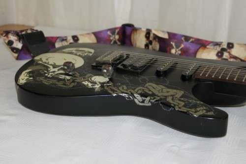A SUPERB VENSON "CUSTOM" ELECTRIC GUITAR IN AWESOME CONDITION - JUST SERVICED AND NEW STRINGS