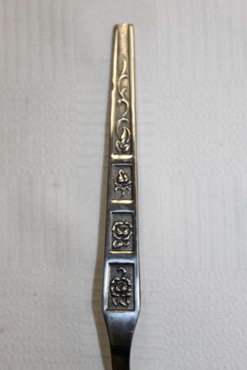 A MAGNIFICENT COMPLETE STAINLESS STEEL (12 SETTING) 112 PIECE CUTLERY SET IN ITS ORIGINAL CADDIE