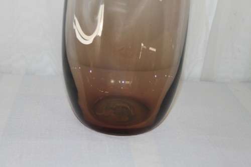 A SPECTACULAR TALL SIGNED HAND-BLOWN GLASS "CONTEMPORARY ART GLASS" VASE
