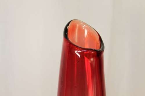 A SPECTACULAR TALL SIGNED HAND-BLOWN GLASS "CONTEMPORARY ART GLASS" VASE