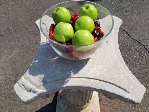 AN AWESOME SOLID CONCRETE PLINTH PEDESTAL COLUMN - IDEAL AS A PLANTER STAND OR GARDEN FEATURE