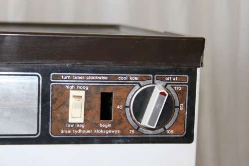 A WONDERFUL "KELVINATOR" 320 TUMBLE DRYER IN WORKING CONDITION = GREAT FOR A HOLIDAY APARTMENT