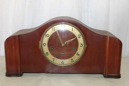 AN EXQUISITE ANTIQUE (c1930 TO 1940) "UNCO" ART DECO MANTLE CLOCK IN WORKING CONDITION