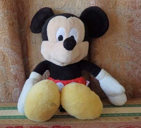 FOUR GORGEOUS "DISNEY" CHARACTER FLUFFY TOYS IN AN INCREDIBLE CONDITION bid/toy