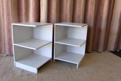 2x AWESOME WHITE "CORNER" PEDESTAL UNITS WITH GOOD SIDE SHELVES bid/pedestal