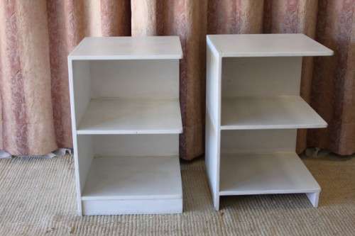2x AWESOME WHITE "CORNER" PEDESTAL UNITS WITH GOOD SIDE SHELVES bid/pedestal