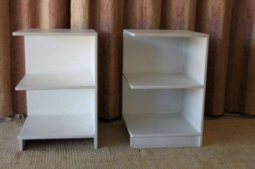 2x AWESOME WHITE "CORNER" PEDESTAL UNITS WITH GOOD SIDE SHELVES bid/pedestal