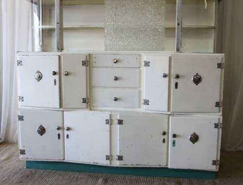 AN INCREDIBLE VINTAGE KITCHEN CUPBOARD WITH CURVED GLASS PANELS AND LOADS OF SPACE