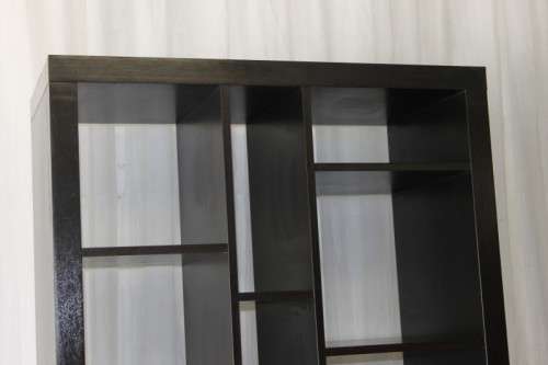 AN AWESOME 1.5m TALL CABINET/ BOOK CASE/ DISPLAY SHELF WITH AMPLE PACKING SPACE IN GREAT CONDITION