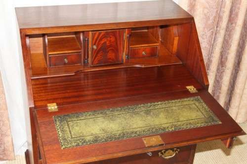 A SUPERB VINTAGE J. SYDNEY SMITH "KING WOOD" FLIP-TOP WRITING DESK w/ GREEN EMBOSSED WRITING TOP
