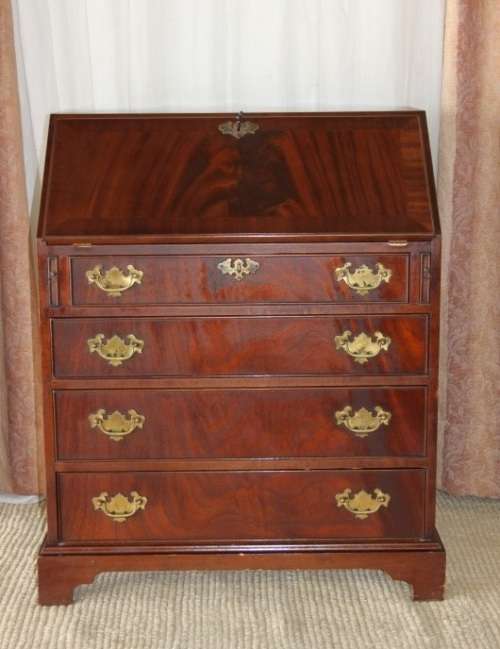 A SUPERB VINTAGE J. SYDNEY SMITH "KING WOOD" FLIP-TOP WRITING DESK w/ GREEN EMBOSSED WRITING TOP