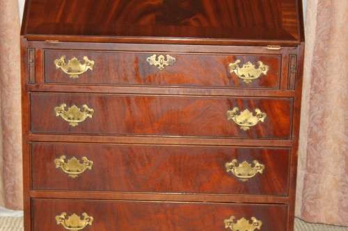 A SUPERB VINTAGE J. SYDNEY SMITH "KING WOOD" FLIP-TOP WRITING DESK w/ GREEN EMBOSSED WRITING TOP
